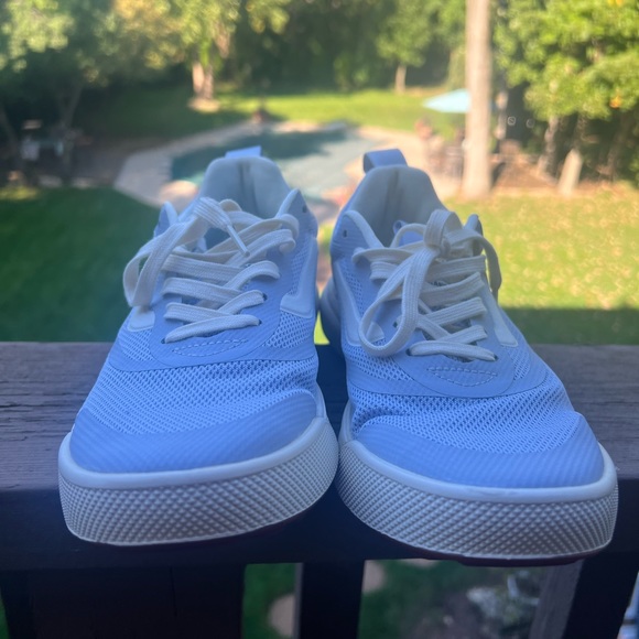 Vans - Picture 2 of 8